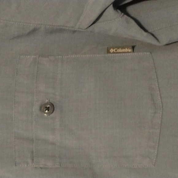 Columbia men's size M short-sleeved button down shirt - Picture 3 of 10